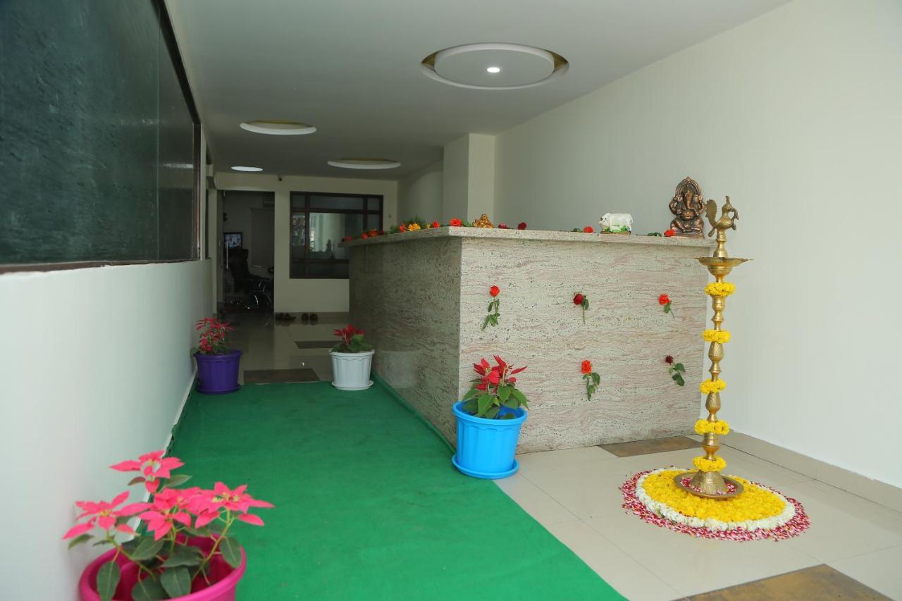 N7 Elite Restaurant & Bar Sangareddy Экстерьер фото
